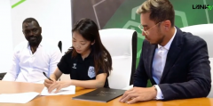 Huỳnh Như chính thức ra mắt CLB Bồ Đào Nha, phát biểu đầy cảm động về mong ước phát triển bóng đá nước nhà