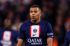 'Chủ tịch' Mbappe vừa thi đấu thất vọng, vừa có hành động 'xấu' trong ngày Messi và Neymar tỏa sáng