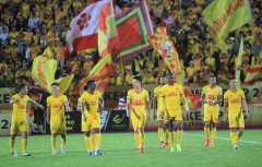 Tiền vệ CLB Hà Nội đặc biệt ấn tượng với 'cầu thủ thứ 12' của Nam Định