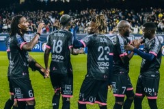 Siêu báo nước Pháp gọi Pau FC của Quang Hải là 'bất khả chiến bại'