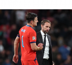 Huyền thoại ĐT Anh cảnh báo Southgate sẽ bị Maguire 'báo hại' nếu tiếp tục tin tưởng mù quáng