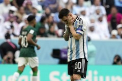 CĐV Argentina: 'Messi có gãy chân cũng phải ra sân thi đấu'