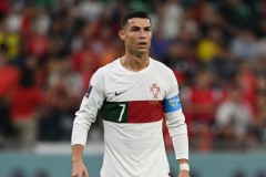 Tiền đạo Thụy Sĩ: 'Ronaldo tốt hơn hết hãy chuẩn bị xách vali về nước'