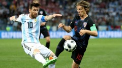 HLV Croatia chỉ ra lối chơi 'khác người' của Messi: 'Không chạy nhiều, không chạy theo bóng...'