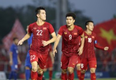 Tuyển Việt Nam chốt danh sách cầu thủ tham dự AFF Cup: Tiền đạo hay bị loại, vị trí thủ môn mới bất ngờ