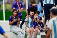 VIDEO: Con trai Messi gây sốt với màn phô diễn kỹ năng đi bóng sau trận chung kết World Cup 2022