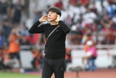 Trợ lý thầy Park bất bình với chiêu trò của HLV Shin: 'Hãy để yên cho cầu thủ hai bên đá bóng'