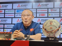 HLV Park Hang Seo: 'Mong Thái Lan hãy chơi thứ bóng đá tích cực ở trận lượt về'