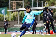 HLV Yokohama FC không tiếc lời khen Công Phượng: 'Cậu ấy giúp làm đa dạng các phương án tấn công'