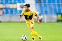 Tân thuyền trưởng can thiệp, Quang Hải lập tức được Pau FC cho ra sân đá gần 15 phút