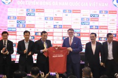 Loạt báo lớn châu Á đưa tin rầm rộ về thương vụ giữa HLV Troussier và bóng đá Việt Nam