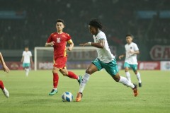 'Ronaldo Đông Nam Á' hứng chịu mưa gạch đá khi không thể 'gồng gánh' U20 Indonesia