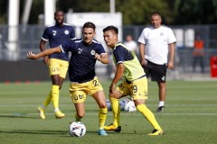 Báo Pháp ẩn ý khuyên 'Messi Việt Nam' Nguyễn Quang Hải về nước thi đấu