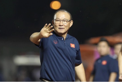 Bỏ ngỏ dự định đào tạo bóng đá trẻ, HLV Park Hang Seo xác nhận đàm phán với CLB CAHN