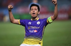 CĐV Đông Nam Á 'thất điên bát đảo' trước kỷ lục của Văn Quyết tại V-League