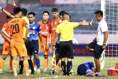 Tuyển thủ U20 Việt Nam đối diện án phạt nặng sau hành vi thô bạo với đối thủ