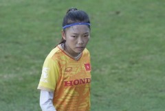 VIDEO: Huỳnh Như nén đau ra sân tập cùng đồng đội