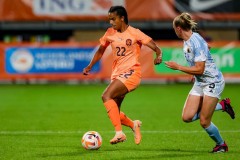'Tịt ngòi' hai trận đầu, sao trẻ nữ Hà Lan muốn trút 'mưa bàn thắng' vào lưới Việt Nam