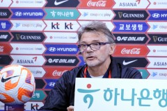 HLV Troussier: 'ĐT Việt Nam xứng đáng có 2, 3 bàn thắng trước Hàn Quốc'