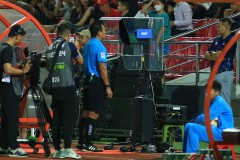 V-League có màn check VAR cầu kỳ nhất lịch sử, CĐV Đông Nam Á được phen tá hỏa