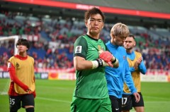 Thủ môn Nhật Bản không vượt qua được cú sốc thua đội Việt Nam, muốn lấy Man City phục thù