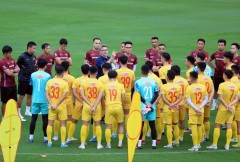 ĐT Việt Nam loại 4 cầu thủ, Nhật Bản và Indonesia nín thở trước quyết định của HLV Troussier