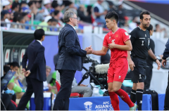 HLV Troussier trải lòng xúc động sau hành trình không thành của ĐT Việt Nam tại Asian Cup
