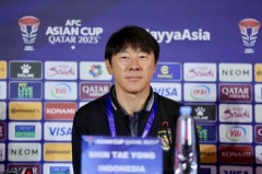HLV Shin Tae Yong khuyên ông Troussier dùng cầu thủ nhập tịch, phấn khởi vì Indonesia mạnh lên