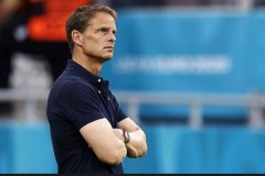 Frank De Boer từ chức sau thành tích thất vọng tại Euro 2021