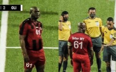 VIDEO: Phó Tổng thống 60 tuổi ra sân đá bóng khiến đội nhà thua trắng 6 bàn