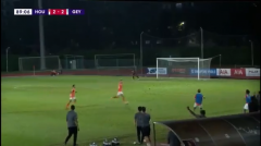 VIDEO: Ghi bàn từ khoảng cách không tưởng, cầu thủ tại giải Indonesia gây sốt khắp Đông Nam Á