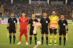 Khó tin: Trọng tài cho kết thúc trận đấu của Việt Nam sớm vì phía Dortmund sợ muộn giờ ra sân bay