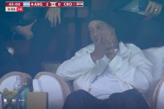 Ronaldinho vỗ tay tán dương Argentina, CĐV Brazil lập tức phản ứng dữ dội: 'Một hành động dơ bẩn'