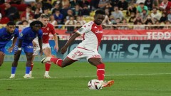 Thổi bay cơ hội của đội nhà khi sút hỏng hai quả 11m, Balogun trải qua khởi đầu ác mộng tại Ligue 1