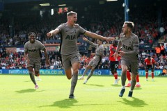 'Bắt nạt' thành công tân binh, Tottenham tạm thời leo lên ngôi đầu bảng Premier League