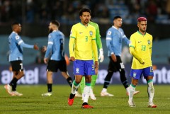 Neymar bật khóc nức nở vì chấn thương, Brazil thua trắng trước đại kình địch