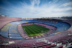 Độc lạ cách kiếm tiền của Barca: Hết cắt cỏ lại đến tháo ghế sân Camp Nou đem rao bán