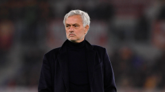 NÓNG: HLV Jose Mourinho chính thức bị sa thải