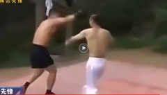 VIDEO: Cao thủ võ cổ truyền tung chiêu lạ khiến đối thủ chạy như gà bị lùa quanh sân