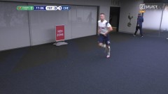 VIDEO: Mourinho nói gì khi lao vào WC tìm học trò giữa trận đấu?