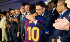 Chủ tịch Bartomeu thà bị ghét chứ nhất quyết không để Messi rời Barcelona
