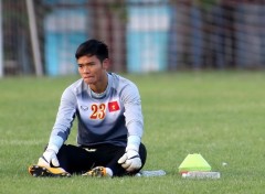 Thủ môn hay nhất V.League thừa nhận không phù hợp với triết lý của thầy Park?