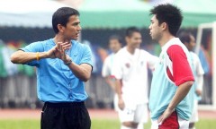 Gạt bỏ mâu thuẫn 10 năm trước, HLV Kiatisak bất ngờ nói về cuộc đối đầu với Lee Nguyễn ở V.League 2021