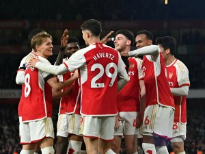 Arsenal đè bẹp Chelsea 5-0, tái chiếm ngôi đầu NHA