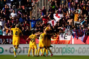 Girona lật ngược thế trận, vượt lên dẫn Barcelona 3-2
