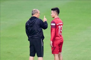 Không đạt đủ 100 trận với Việt Nam, HLV Park Hang Seo quay sang 'trách' Quang Hải