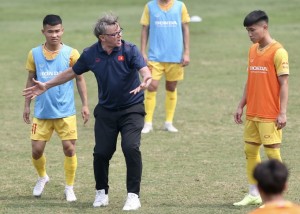 HLV Troussier nói lời 'đanh thép' trước thềm U23 Việt Nam chinh chiến Doha Cup 2023
