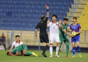 Trọng tài Qatar mắc sai lầm khó chấp nhận trong trận thua cay đắng của U23 Việt Nam