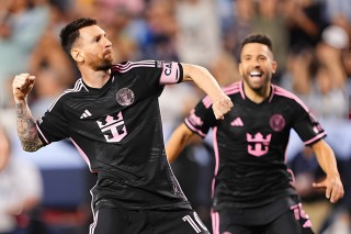 Messi tỏa sáng với siêu phẩm ấn định chiến thắng cho Inter Miami