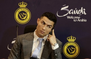 Giám đốc CLB Al-Nassr: ‘Chi 200 triệu euro cho Cristiano Ronaldo và anh ta chỉ biết: Siuuuu’